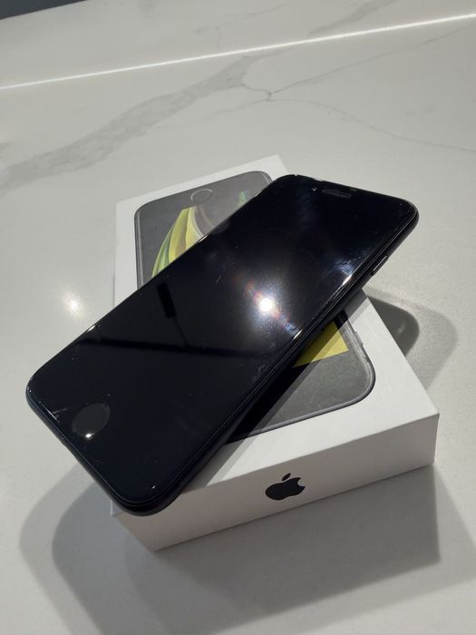 iPhone SE3 czarny/64gb/stan idealny!