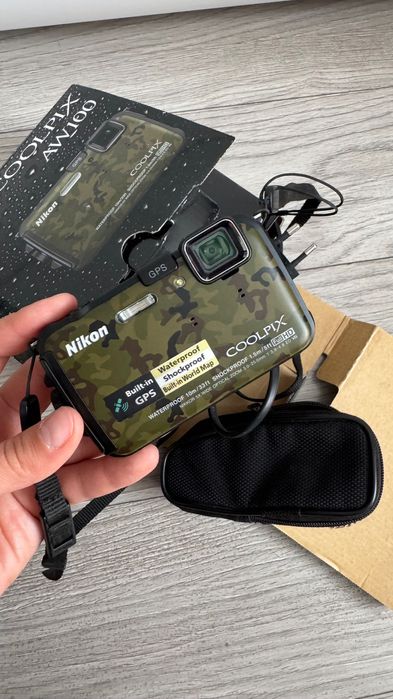 Фотоапарат Nikon COOLPIX AW100