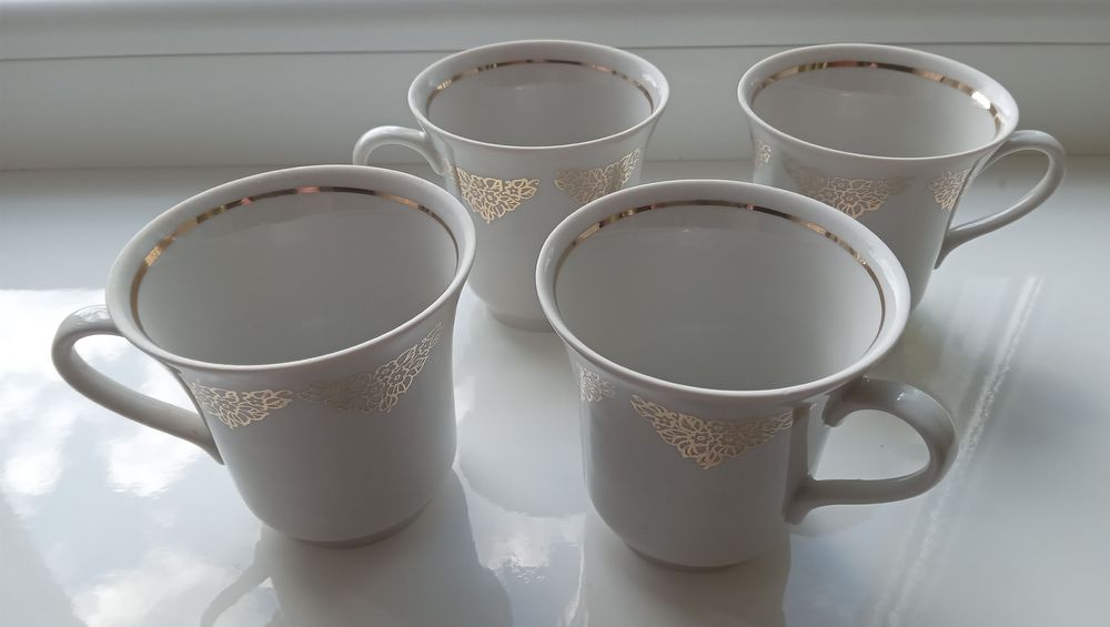 Чашки, салатницы, соусники, стопки.