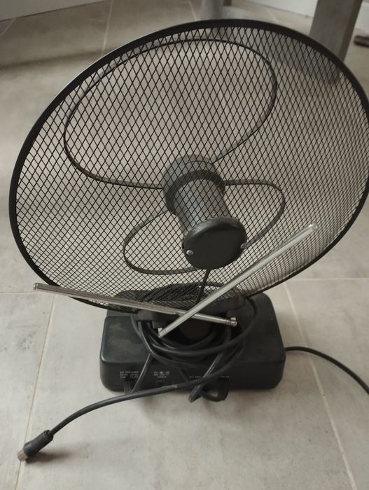 Антена Vitek VT3853 для телевізора