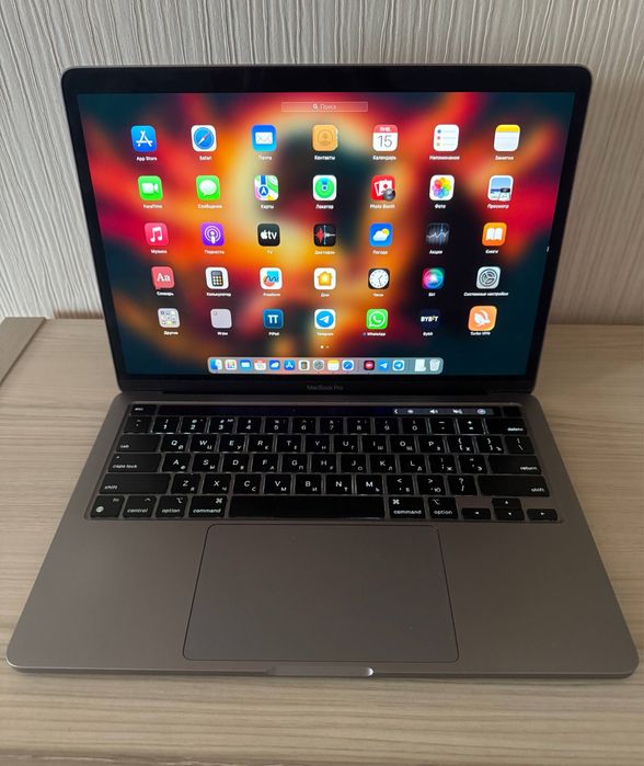 MacBook Pro 13インチ M1 8GB 256GB 初期化済み 箱付 13.3インチMacBook Pro [整備済製品] 8コアCPUと8コアGPUを搭載した