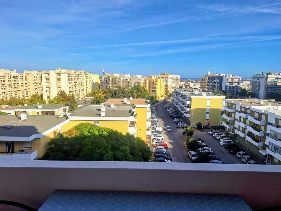 T2 em Faro com vista mar