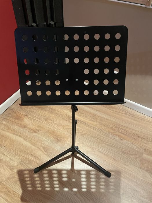 K&M Stand / Estante para pautas - impecáveis (4 disponiveis)