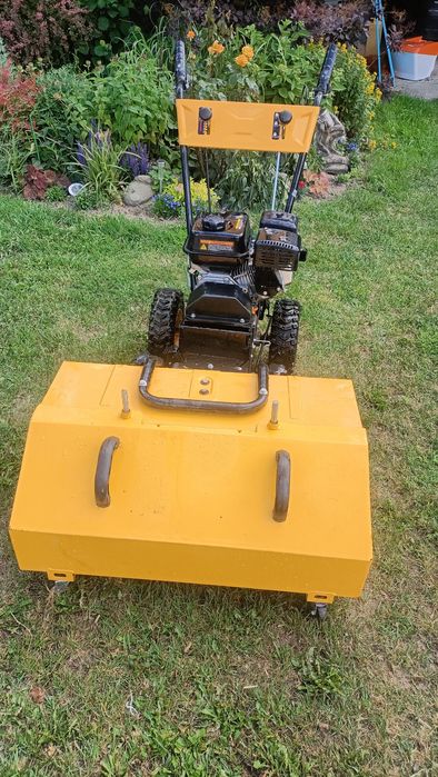 Zamiatarka spalinowa