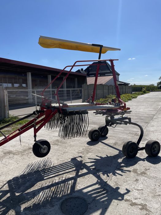 Zgrabiarka karuzelowa Fella TS 456 T szerokość robocza 4,5 m