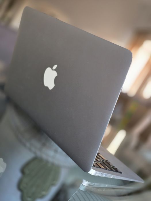MacBook Air 11" (Mid 2011) | Intel Core i7 | Bateria Nova | Excelente Estado