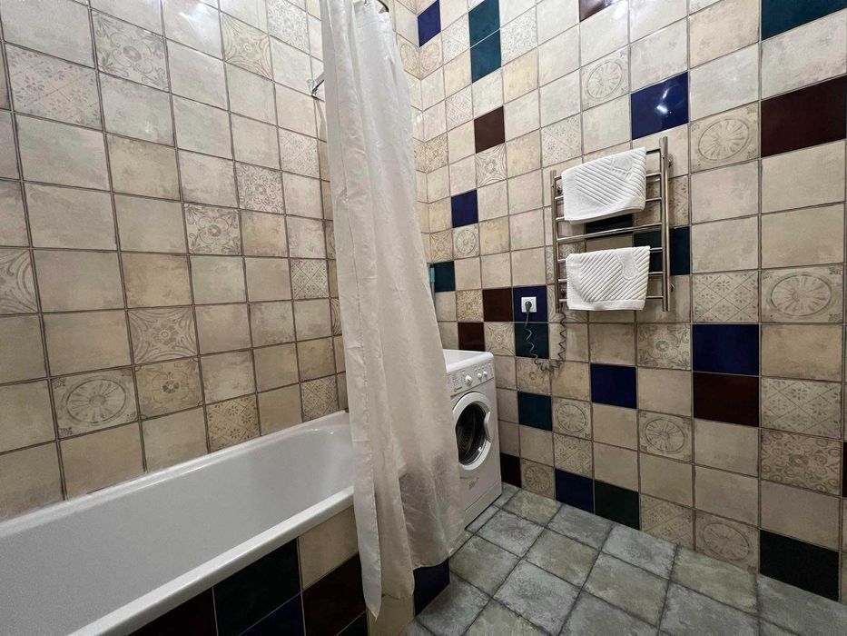 1к ВИП Центр Прорезная метро Золотые ворота,Театральная Подобово