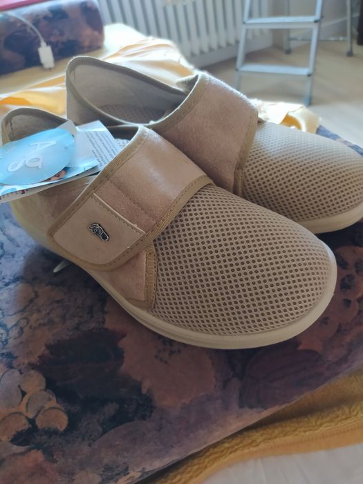 Nowe obuwie damskie