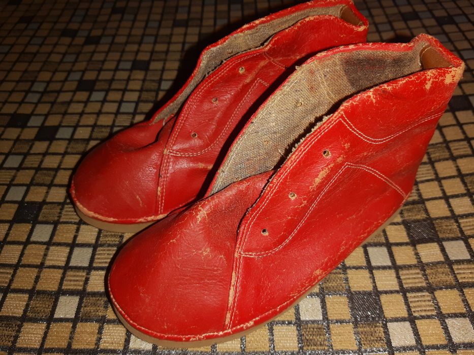 Босоножки, кроссовки, тапочки детские разные