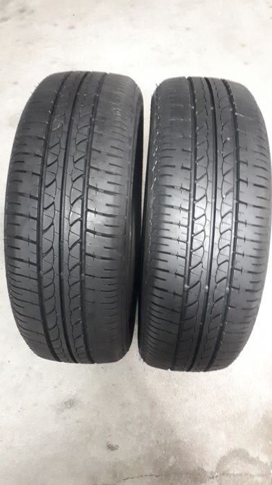 Dois pneus novos 185/55R15 82T Bridgestone, Renault Clio2, Opel CorsaC