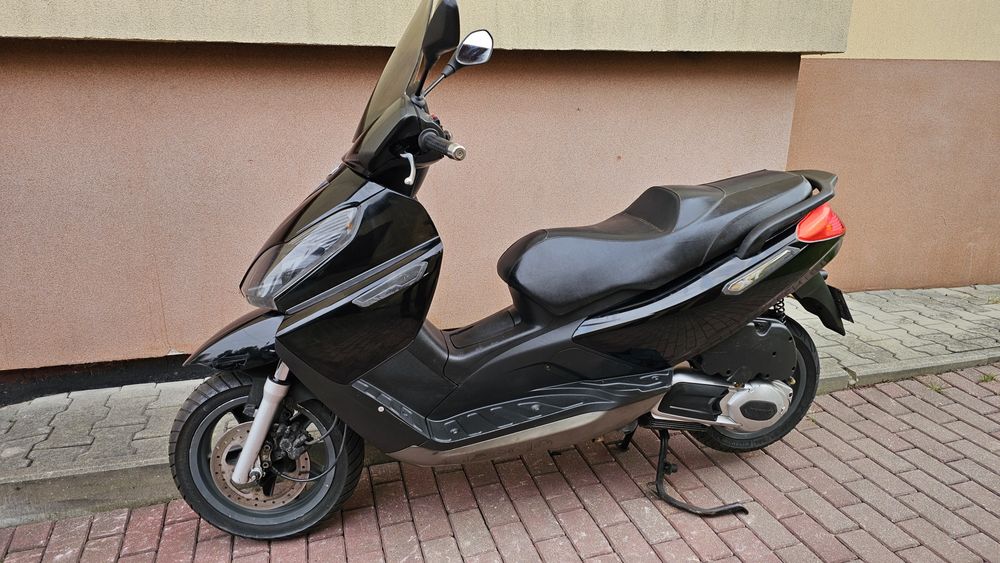 Piaggio x7 sport   300/125 gilera nexus  kat B lub zamiene transport