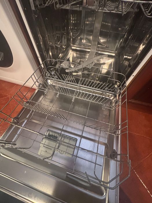 Máquina de louça como nova Hotpoint