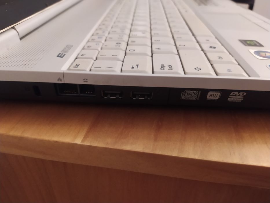 LG Laptop 15" with CD64551060848641124