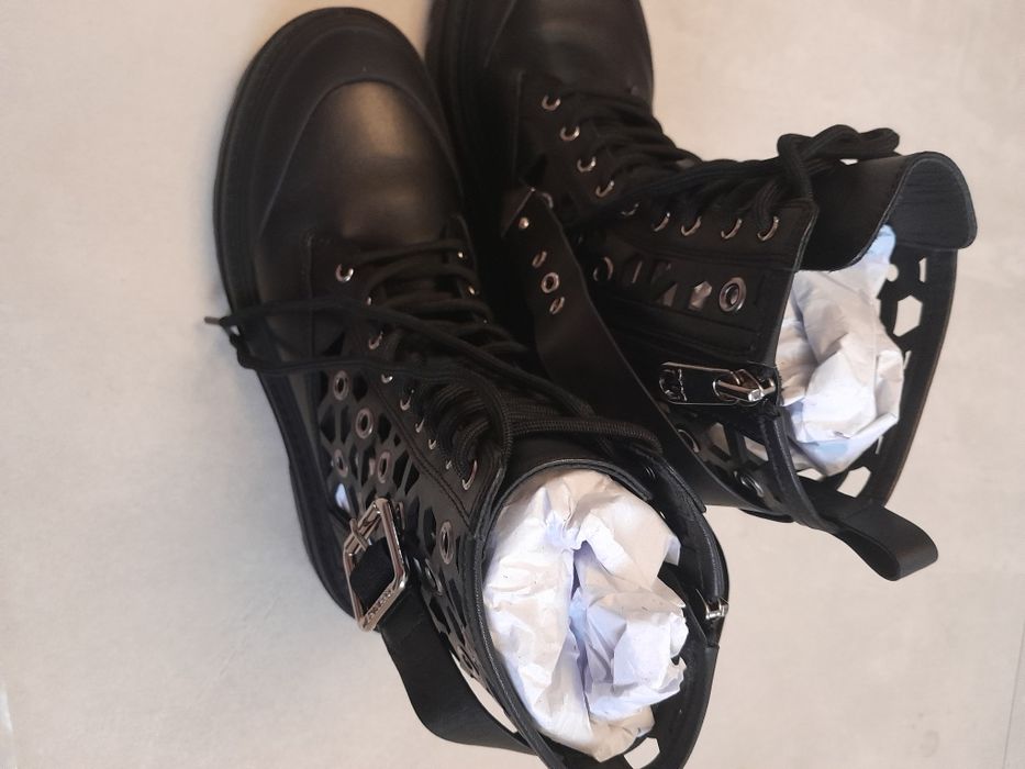 Sprzedam botki pinko