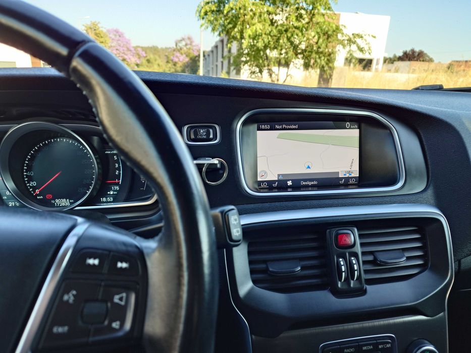 Volvo V40 1.6 Summon