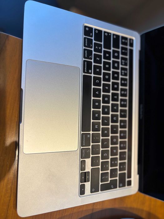 MacBook Pro 13" M1 2020 | 16GB RAM | 256GB SSD | Excelente estado
