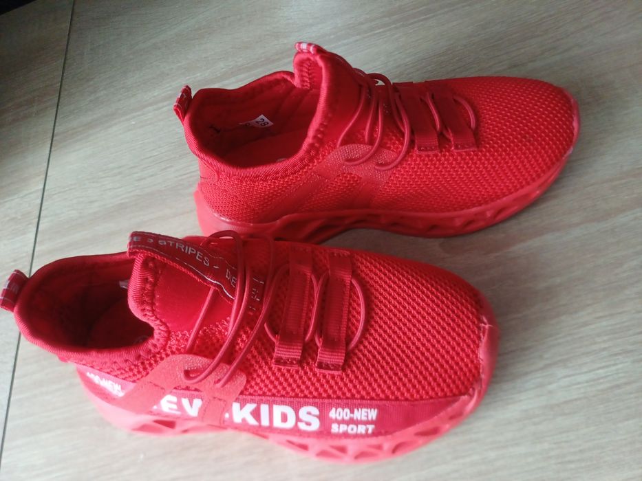 Adidasy czerwone 28