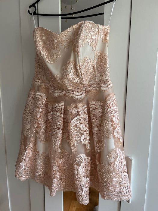 Elegancka koronkowa sukienka An Mar