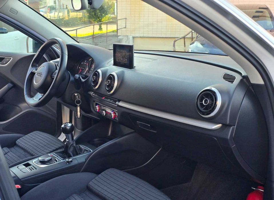 AUDI A3 SPORTBACK 8V S LINE 1.6TDI 110CV (LOOK RS3)