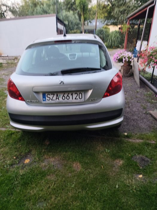 Peugeot 207 1.4 benzyna
