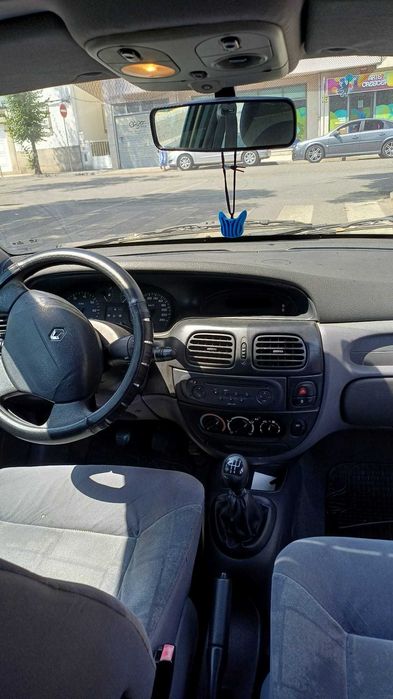 Renault 2001 1.4 16v