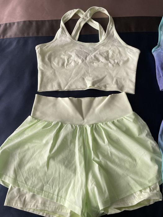 Костюм тренувальний  топ шорти L