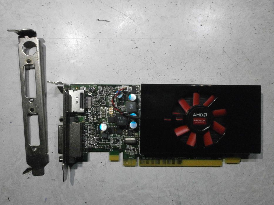 AMD Radeon R5 430 2gb DDR5  R7 350x 4Gb