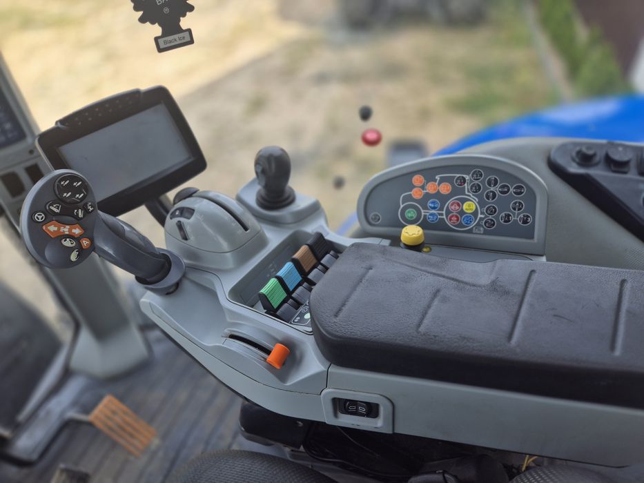 New Holland T8.360