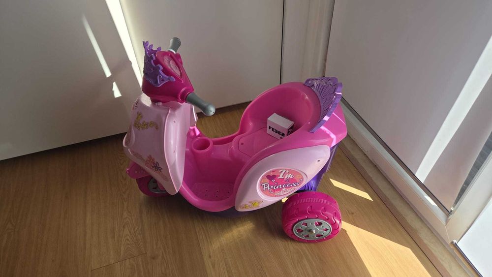 Scooter elétrica criança
