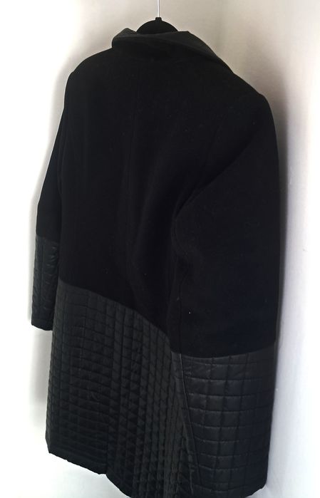Czarny, elegancki płaszcz Warmia 42