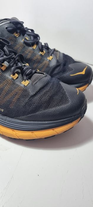 Hoka 42.       .