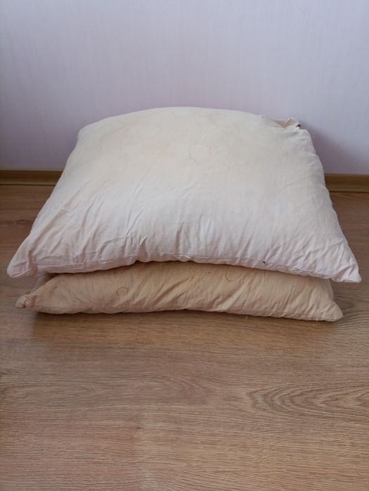 Подушка пухово - пір'яна різні розміри.