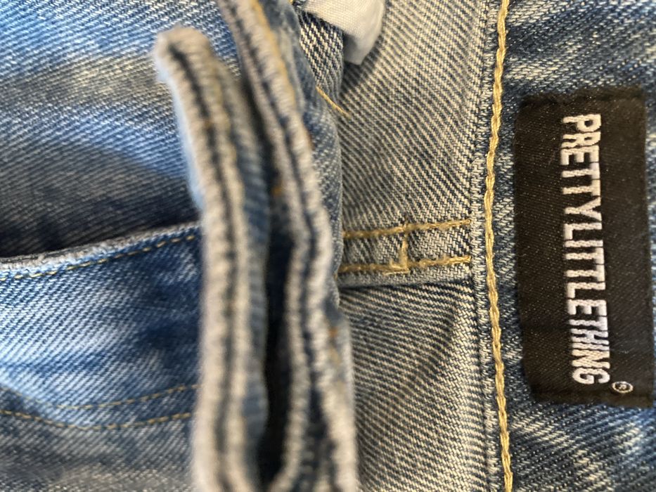 Prettylittlething szorty jeansowe przetarcia dziury bawełna 34 XS