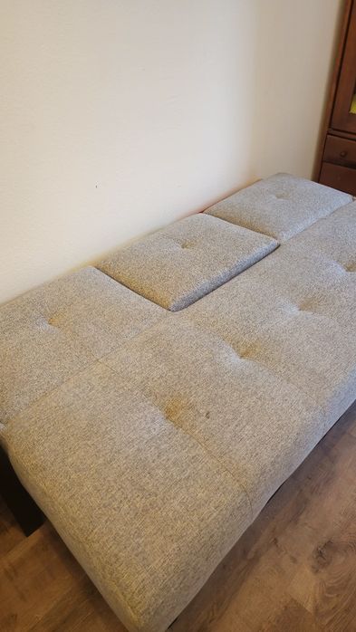 Sofá-cama com porta copos (sofa-bed with cup holders)