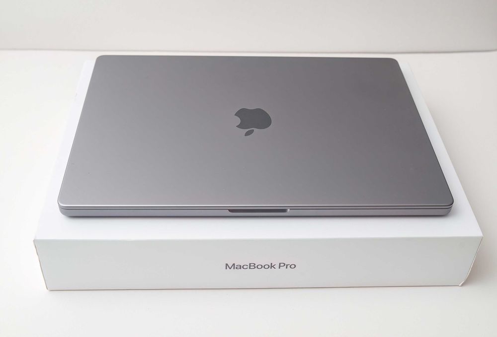 MACBOOK 16 pro M1 max