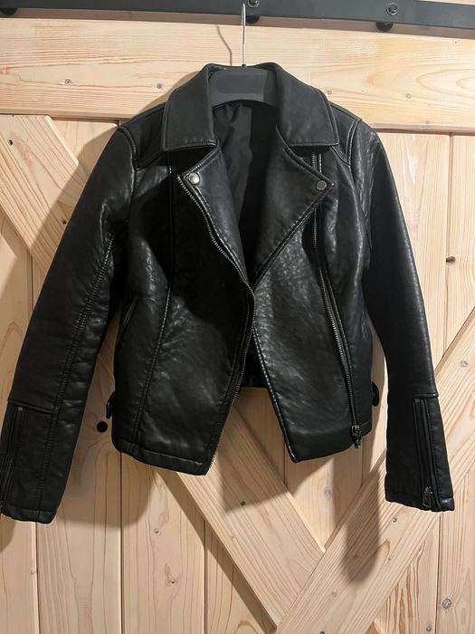 Kurtka, ramoneska z dopinanym furtxanym kołnierzem