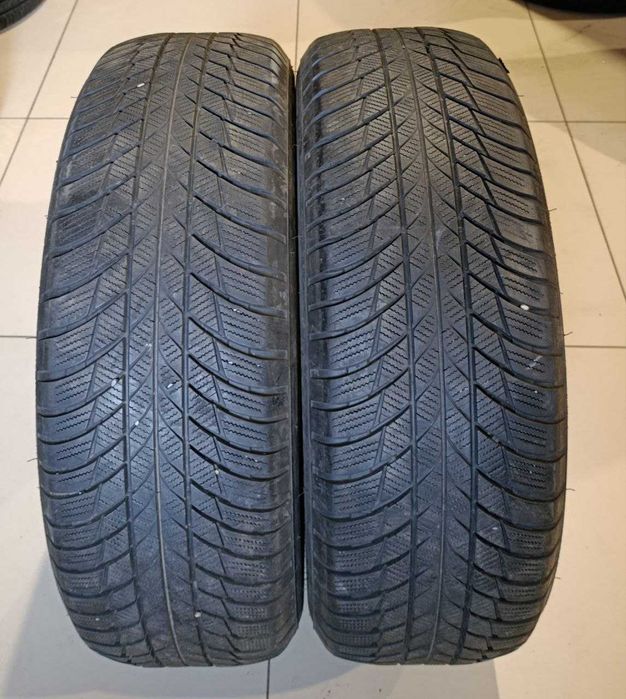 Пара шин б/у 225/60R18 104H RFT Bridgestone Blizzak LM001