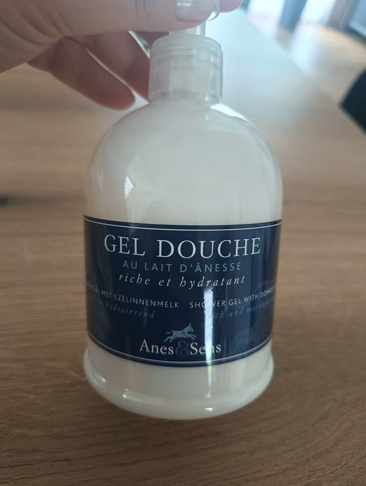 Żel pod prysznic z mlekiem oślim 500 ml Anes Sens