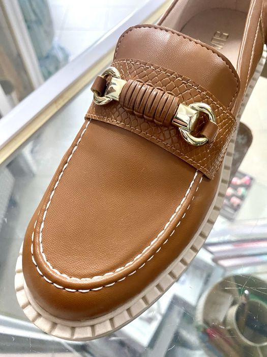 Sapatos castanhos “SUA CIA, by Ana Castella”