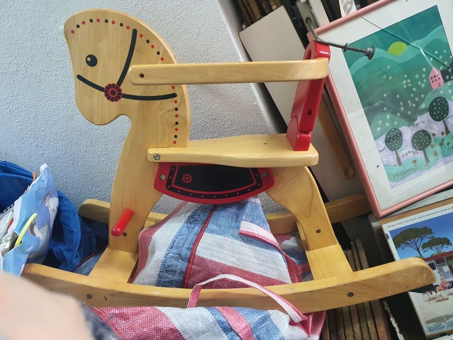 Cavalinho d baloiço em madeira