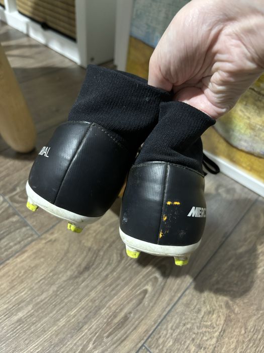 Buty piłkarskie korki Nike Mercurial Victory 38,5
