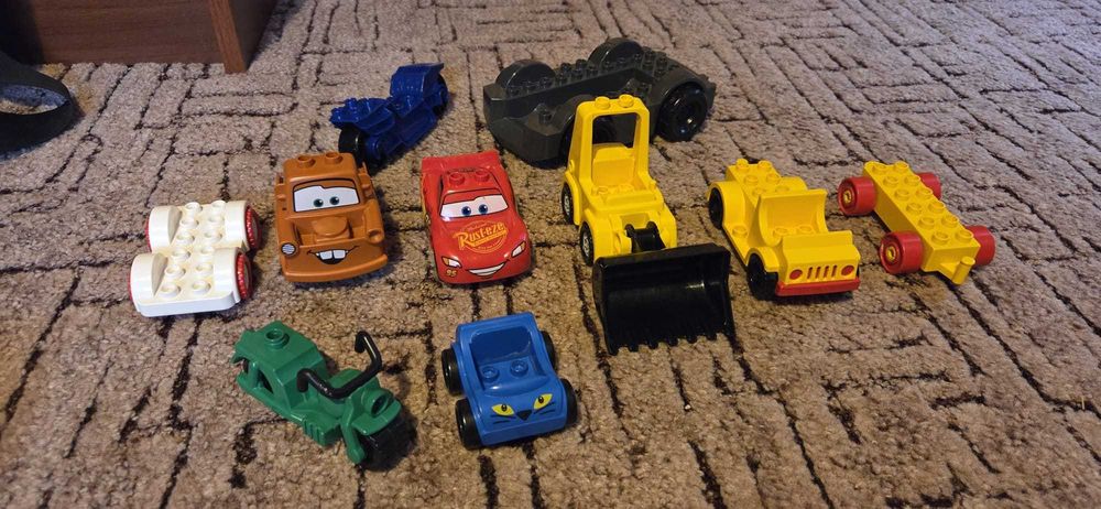 Klocki duplo dużo figurek, około 6 kg pojazdów zwierząt