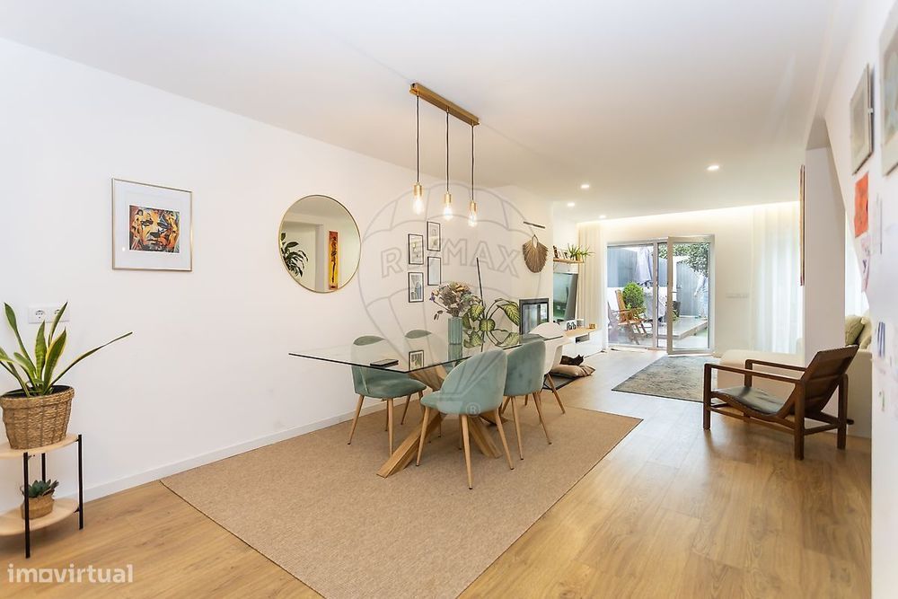 Moradia T4 para venda