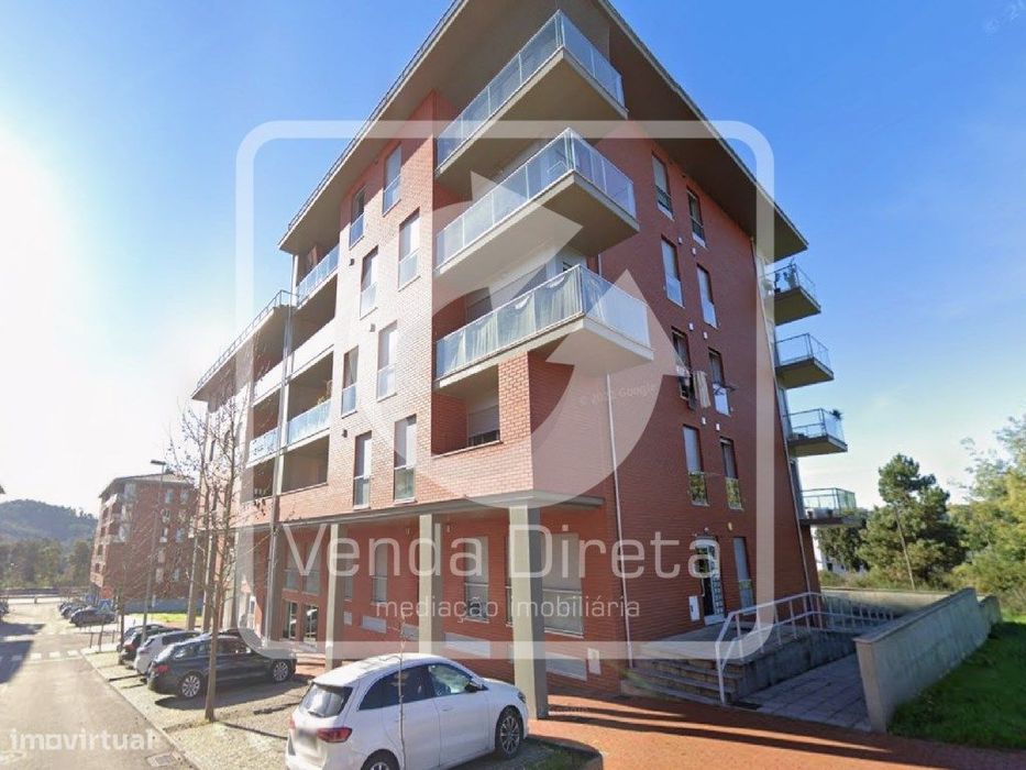 Apartamento T3 com 156 m², Terraço Amplo e Garagem | Santo António ...