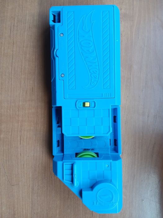 Трек Хот Вилс «Гигантская петля, безумные столкновения Hot Wheels”