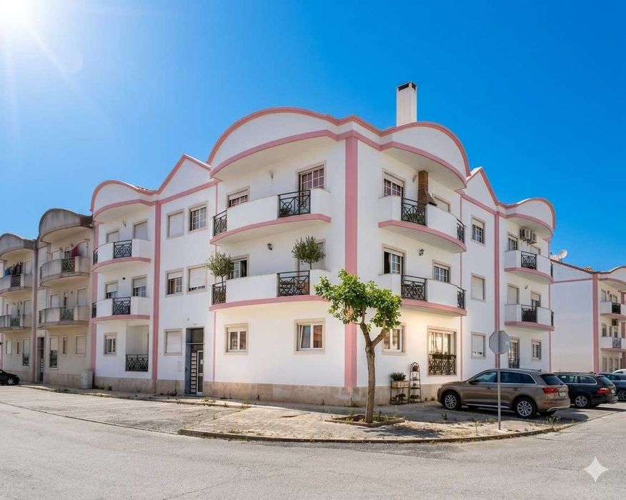 T3 Oportunidade em Samora Correia: Potencial e Sossego para a Sua Família