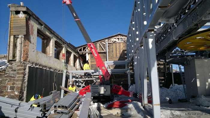 Mini grua aranha UNIC URW-547 para Aluguer e Prestação de Serviços