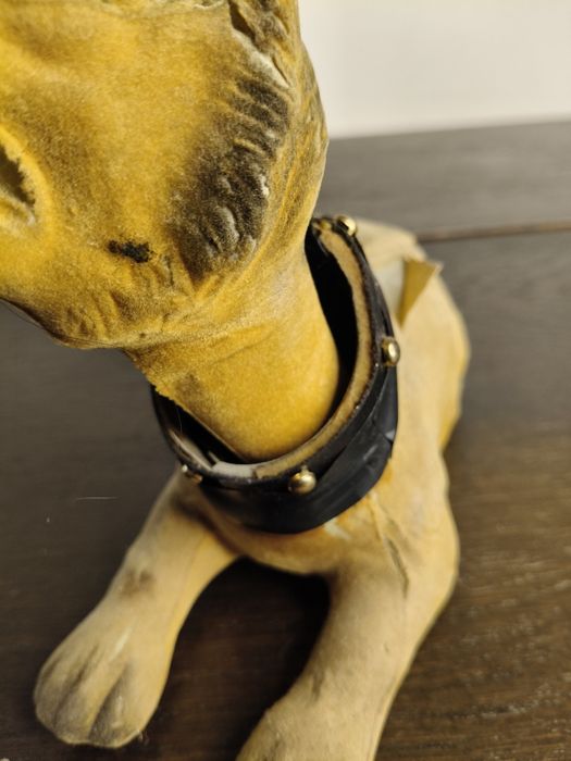 Stary plastikowy owczarek niemiecki z kiwającą się głową PRL ⁴⁶