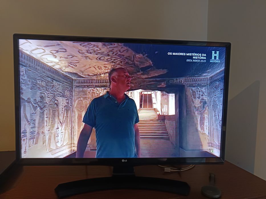 Vendo TV LG  28 polegadas  em muito bom estado com oferta de Google Chrome. Só entrego em mão e não em transferência bancária