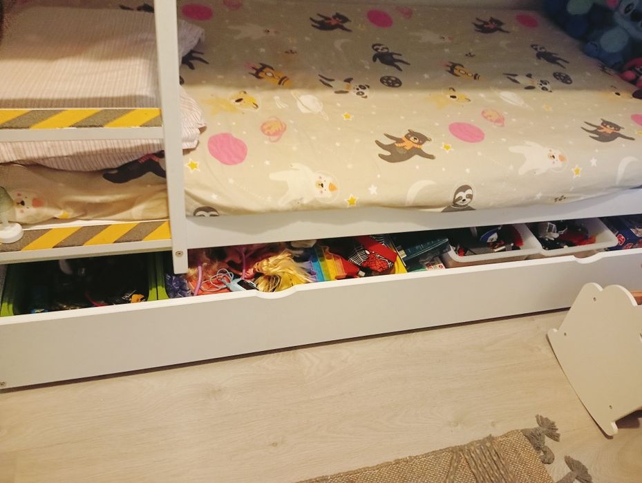 Beliche branco com gaveta de arrumação